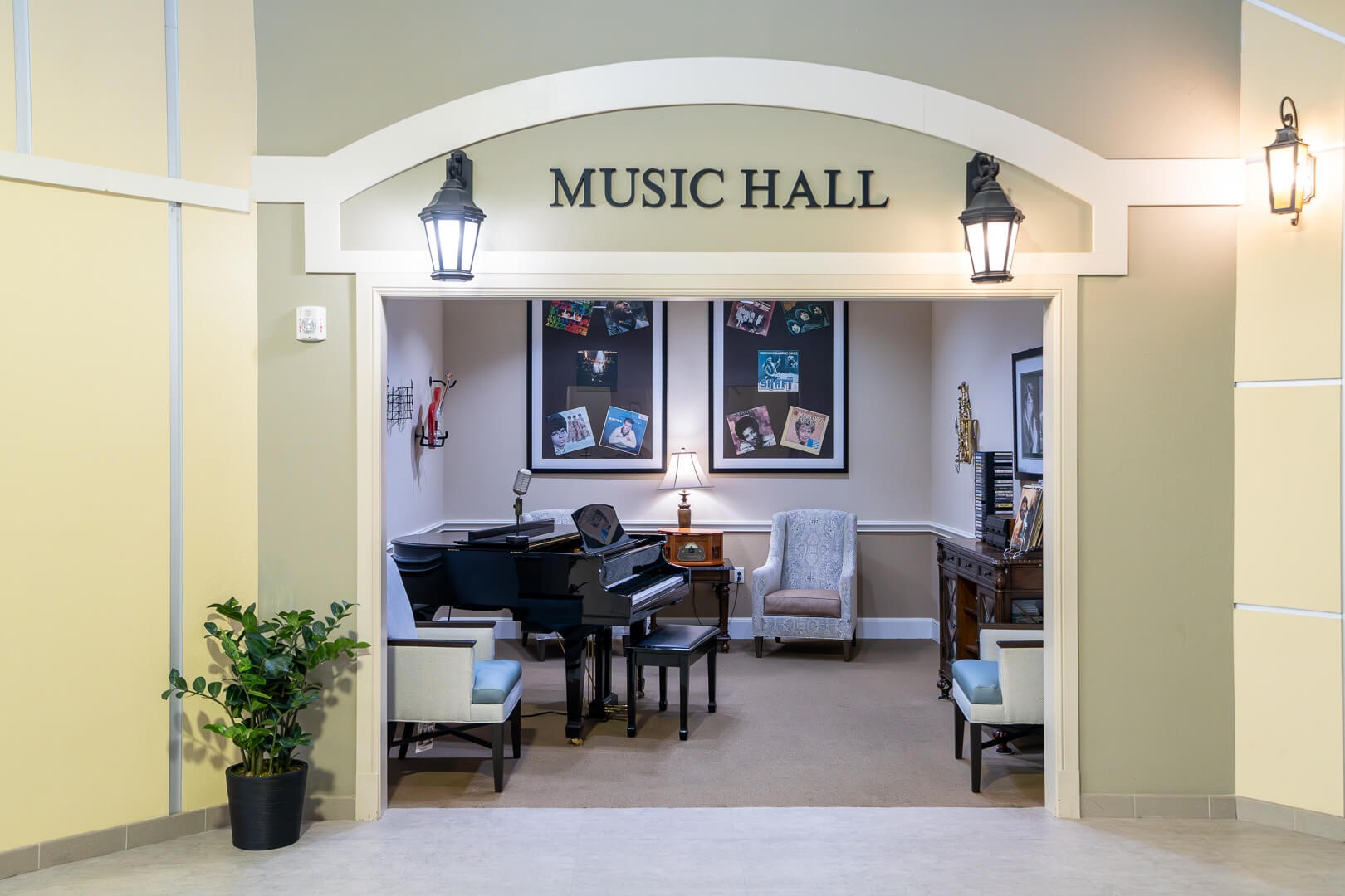 ellery-arbor-memory-care-music-hall